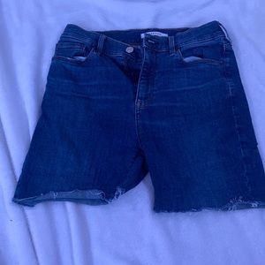 Comfy shorts cut from jeans
